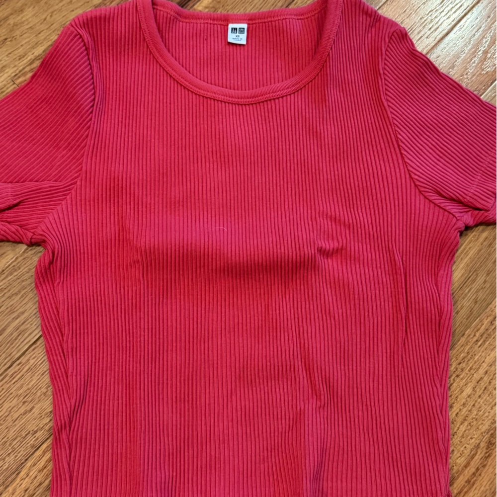 Uniqlo Vibrant Red Ribbed Top